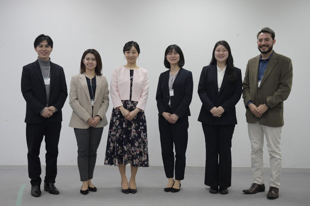 佳子内親王殿下とCOLORSの集合写真